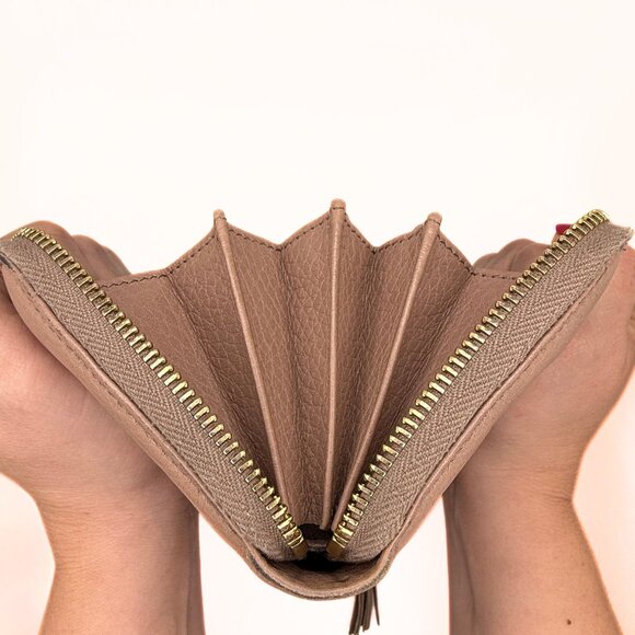 Gucci Beige Bamboo Tassel Zip Around Wallet - Picture 13 of 16